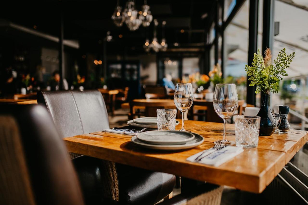Motel-Restaurant-Grand Cafe De Caisson Kapelle 外观 照片